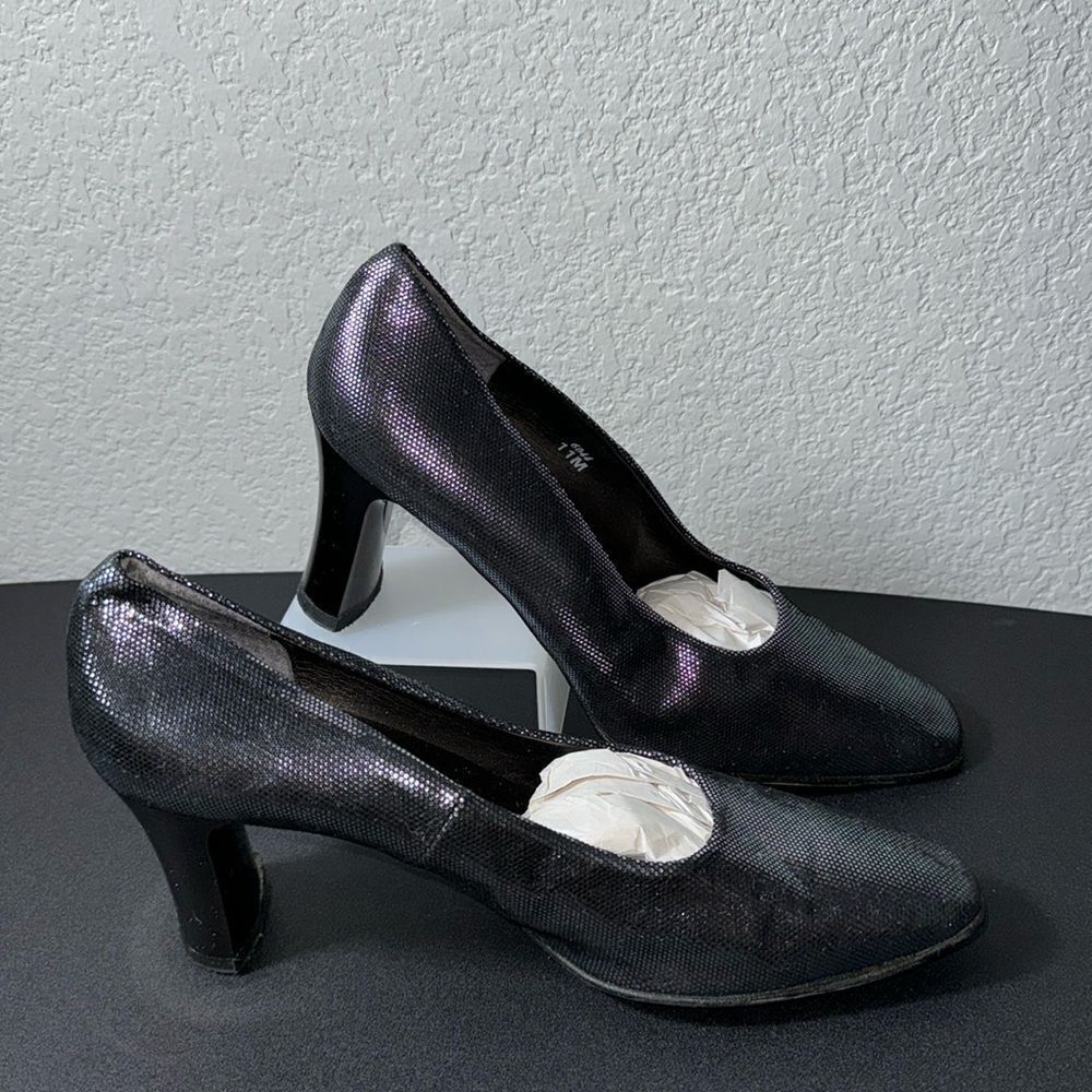 J RENEE PEWTER HEELS SIZE 11
